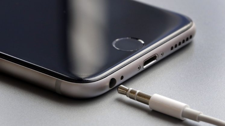 mobile headphone jack